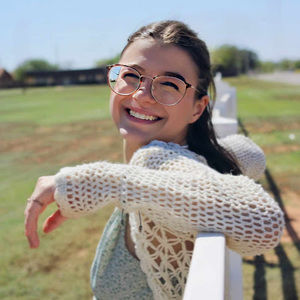 Meet your Posher, Hayle